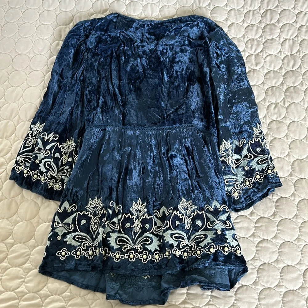 Boston Proper Blue Velvet Tunic Pearl Embroidery See Description - Picture 8 of 8